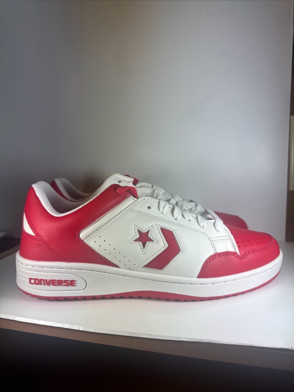 Converse Weapon Low Men’s Size 13  White & Red Retro Low-Top Sneakers